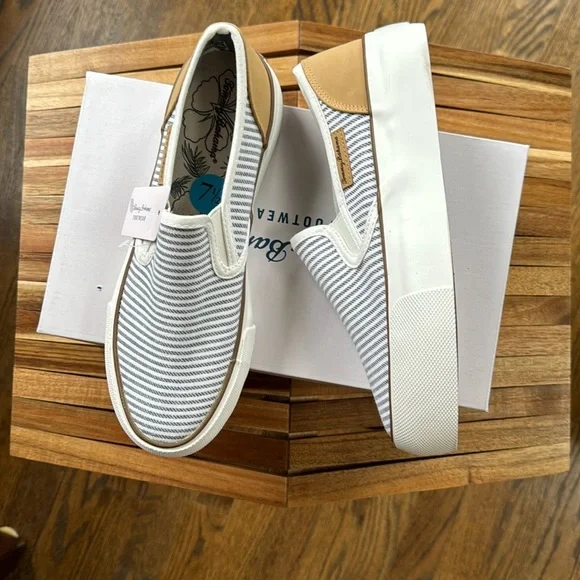 Tommy Bahama | Shoes | Tommy Bahama Womens Canvas Sailor  display picture 2